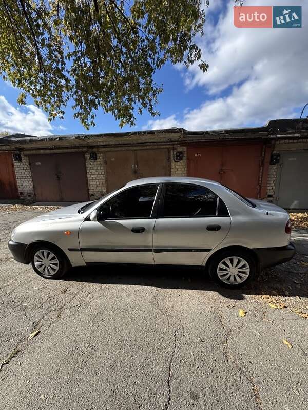 Седан Daewoo Lanos 1998 в Дніпрі