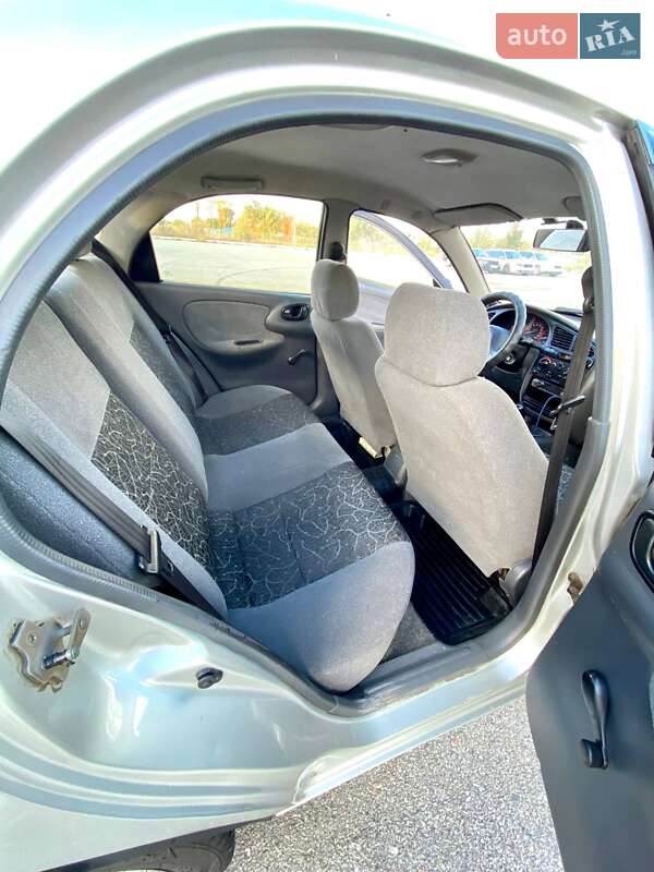 Седан Daewoo Lanos 2005 в Запоріжжі