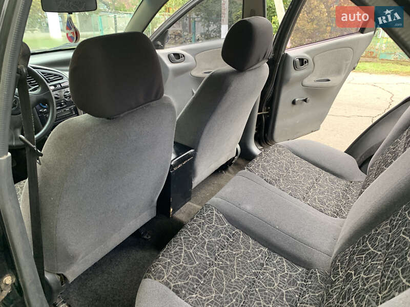Седан Daewoo Lanos 2006 в Подільську
