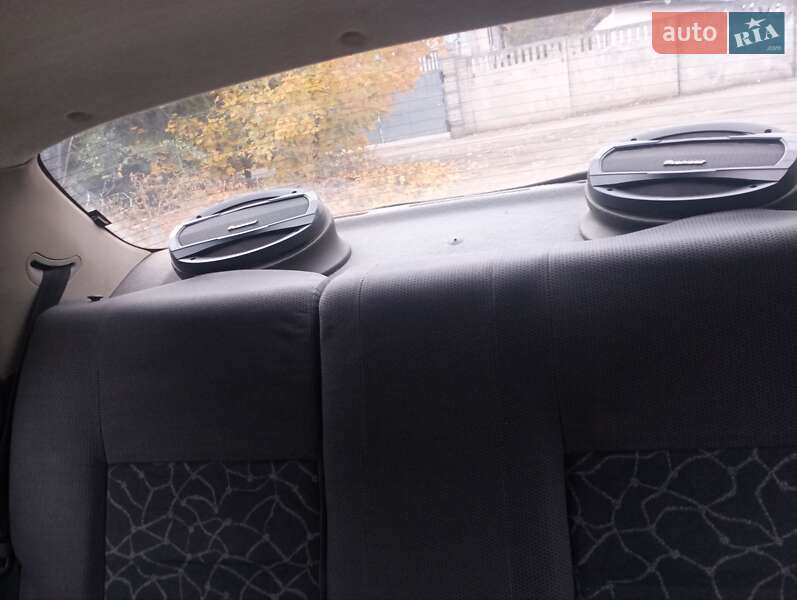 Седан Daewoo Lanos 2003 в Вільногірську