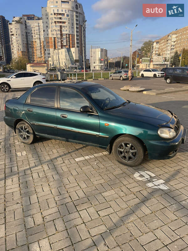 Седан Daewoo Lanos 2002 в Харькове