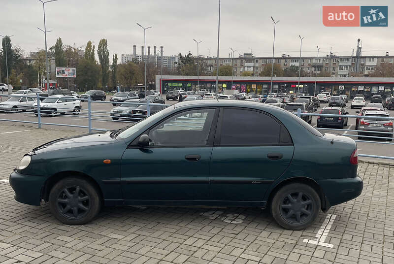 Седан Daewoo Lanos 2002 в Харькове