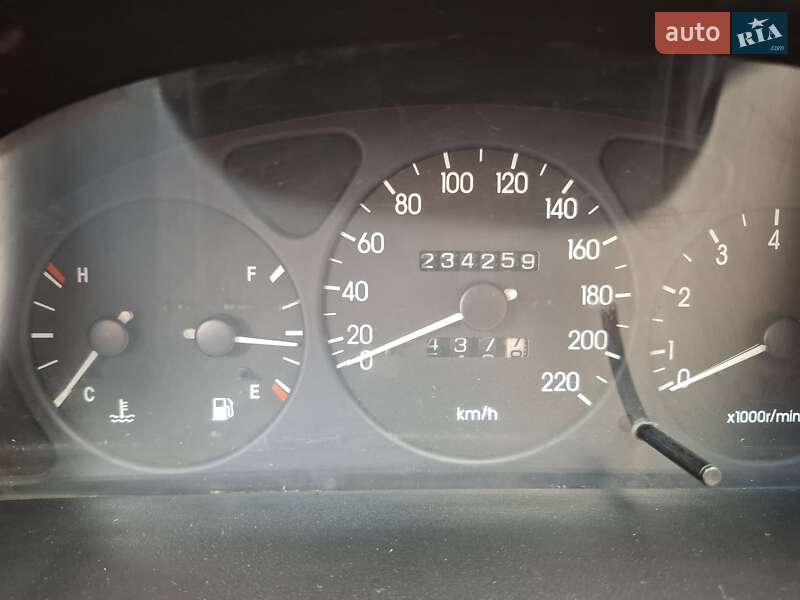 Хетчбек Daewoo Lanos 2008 в Дніпрі