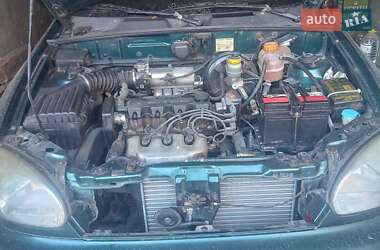 Седан Daewoo Lanos 2001 в Львове