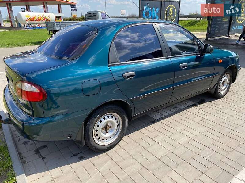 Седан Daewoo Lanos 2004 в Харькове