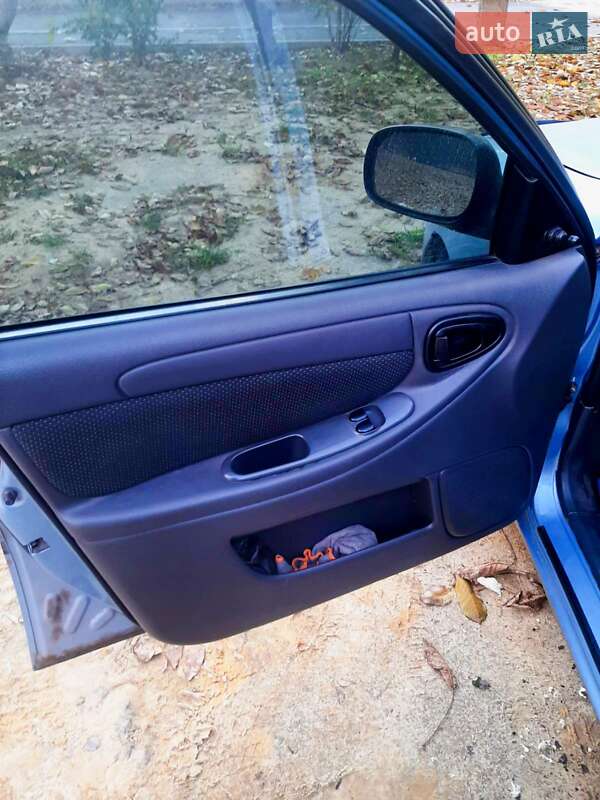 Седан Daewoo Lanos 2003 в Харкові