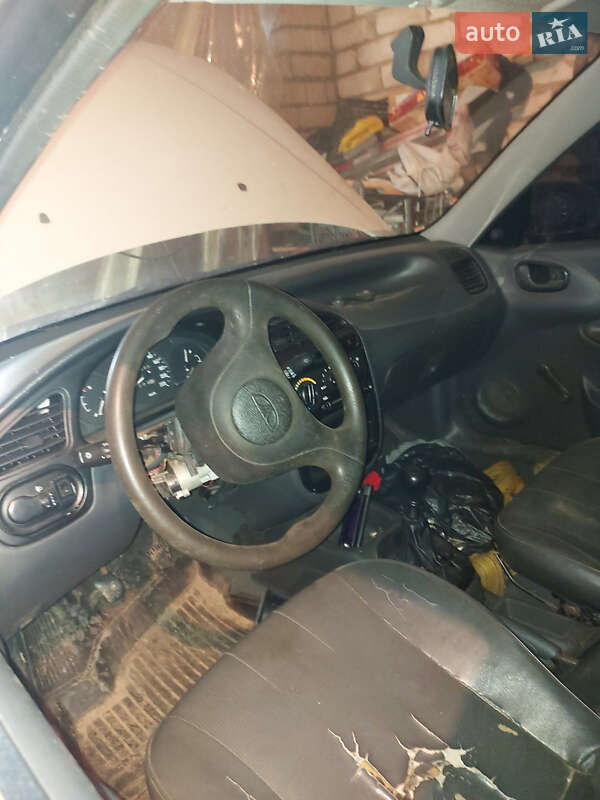 Седан Daewoo Lanos 1998 в Чернігові