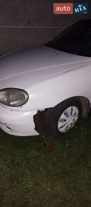 Седан Daewoo Lanos 2002 в Новій Ушиці