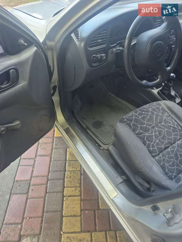 Седан Daewoo Lanos 2003 в Новомосковську