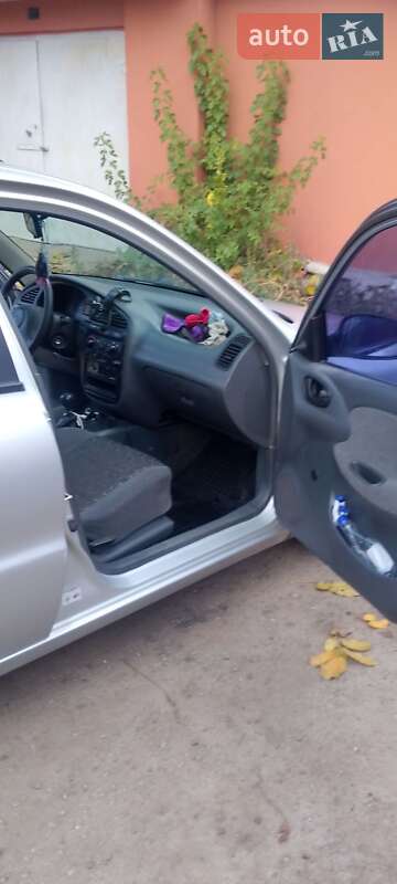 Седан Daewoo Lanos 2008 в Дніпрі