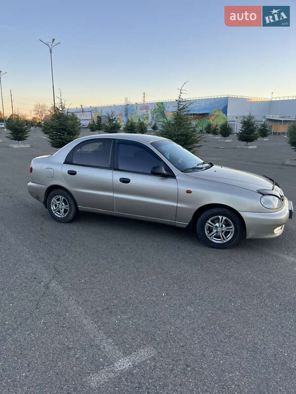Седан Daewoo Lanos 2004 в Одесі