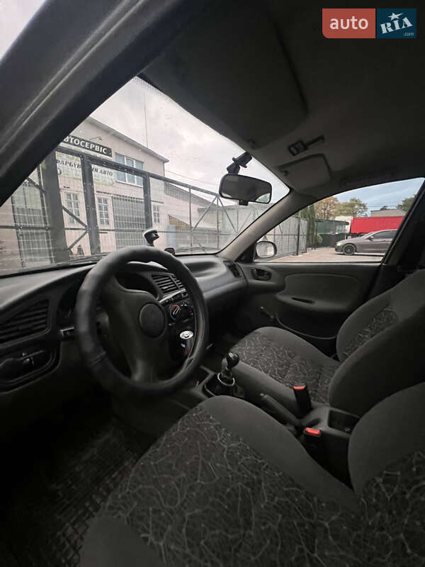 Седан Daewoo Lanos 2008 в Сарнах