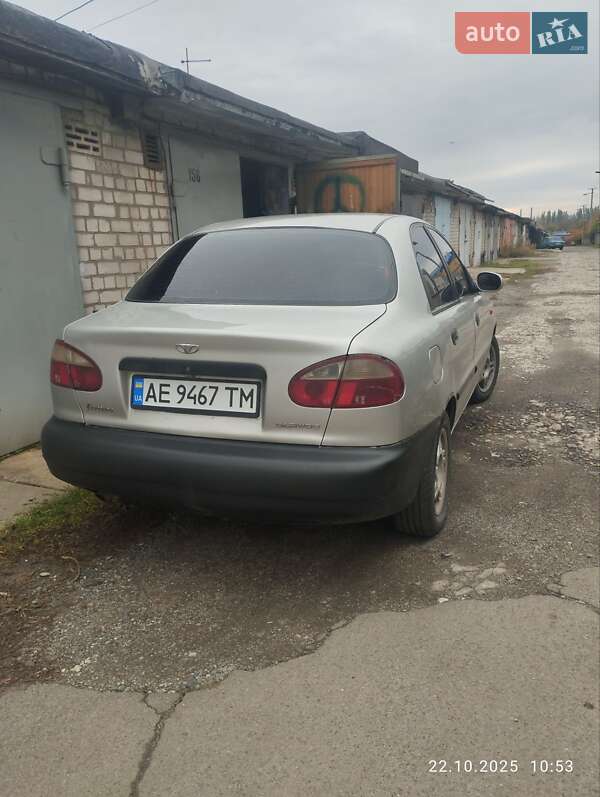 Седан Daewoo Lanos 2002 в Кривом Роге