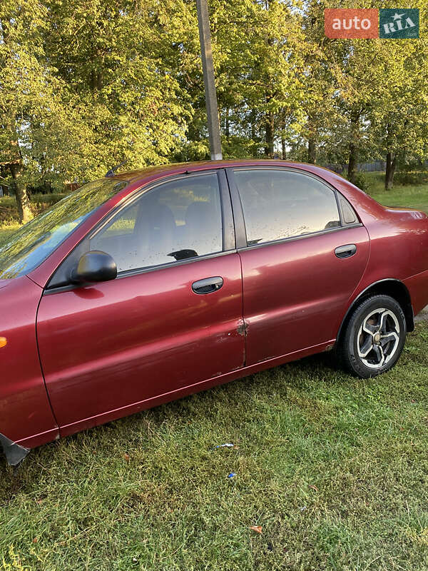 Седан Daewoo Lanos 2006 в Коломаке