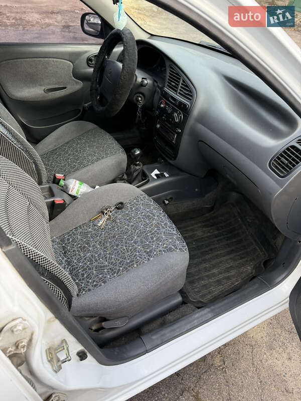 Седан Daewoo Lanos 2006 в Днепре