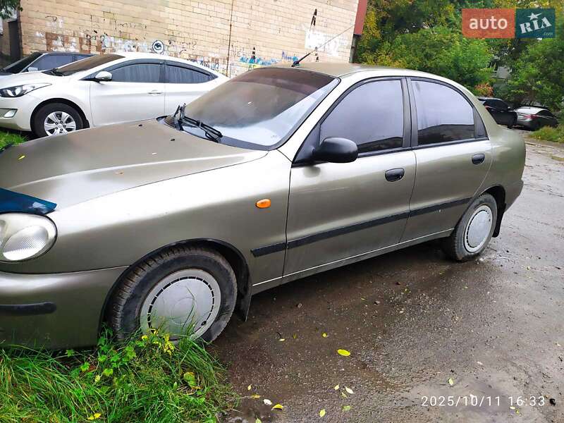 Седан Daewoo Lanos 2004 в Умані
