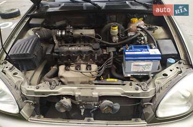 Седан Daewoo Lanos 2004 в Умані