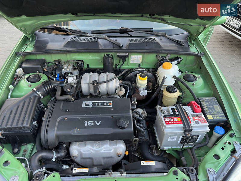 Хэтчбек Daewoo Lanos 2003 в Одессе