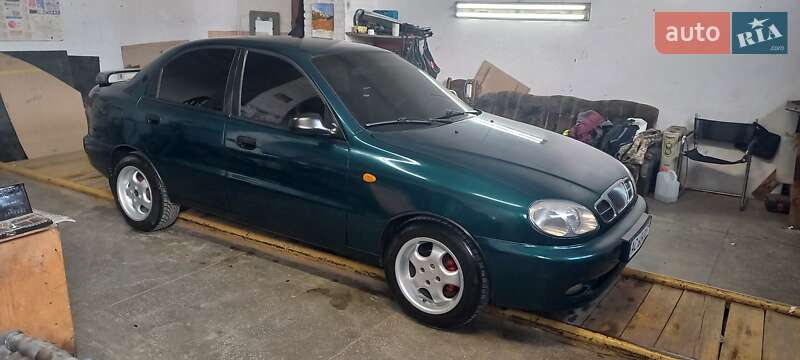 Седан Daewoo Lanos 2004 в Луцке