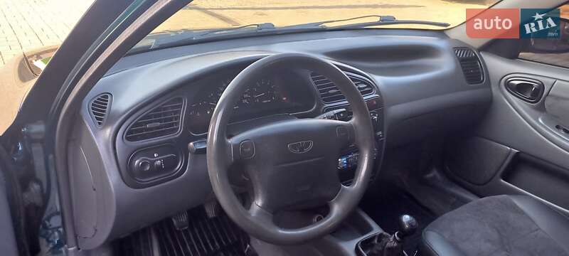 Седан Daewoo Lanos 2004 в Луцке
