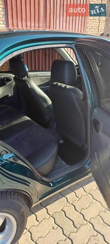 Седан Daewoo Lanos 2004 в Луцке