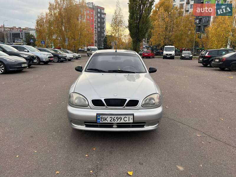 Седан Daewoo Lanos 2003 в Ровно