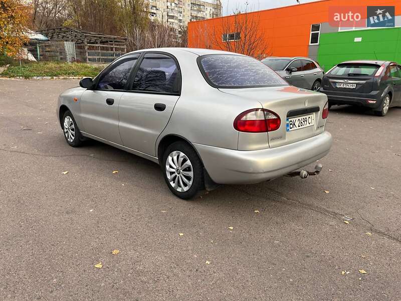 Седан Daewoo Lanos 2003 в Ровно
