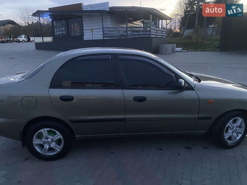 Седан Daewoo Lanos 2004 в Городенці