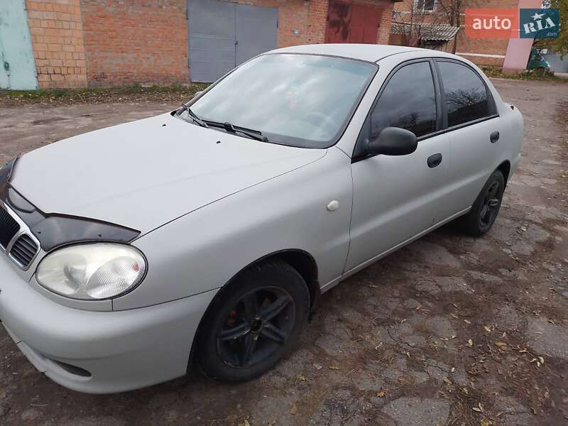 Седан Daewoo Lanos 2002 в Ромнах