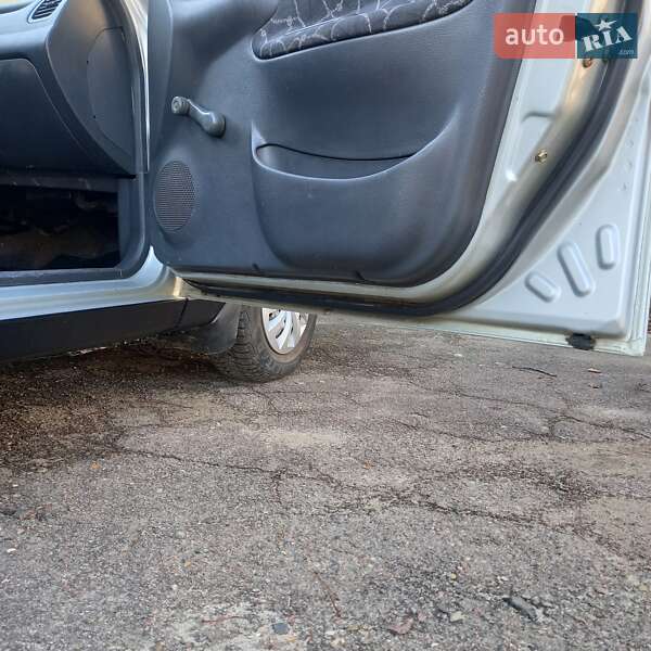 Седан Daewoo Lanos 2003 в Львові фото 14 Седан Daewoo Lanos 2003 в Львові