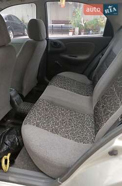 Седан Daewoo Lanos 2004 в Днепре