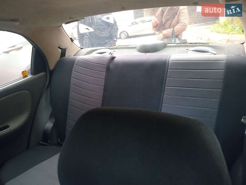 Седан Daewoo Lanos 2004 в Фастове