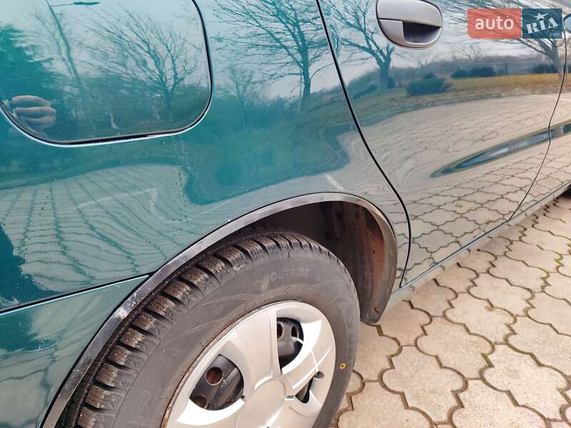 Седан Daewoo Lanos 2004 в Павлограді