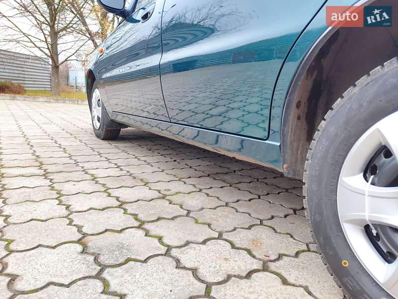 Седан Daewoo Lanos 2004 в Павлограді