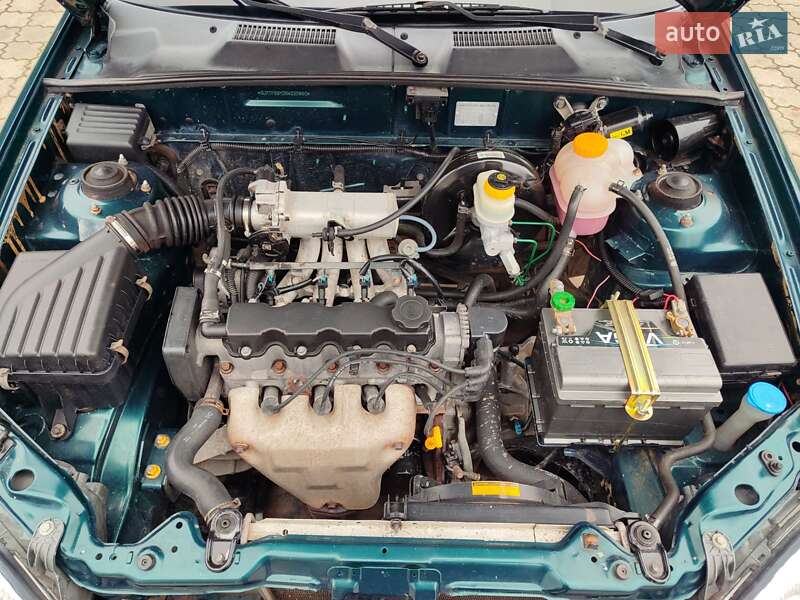 Седан Daewoo Lanos 2004 в Павлограді