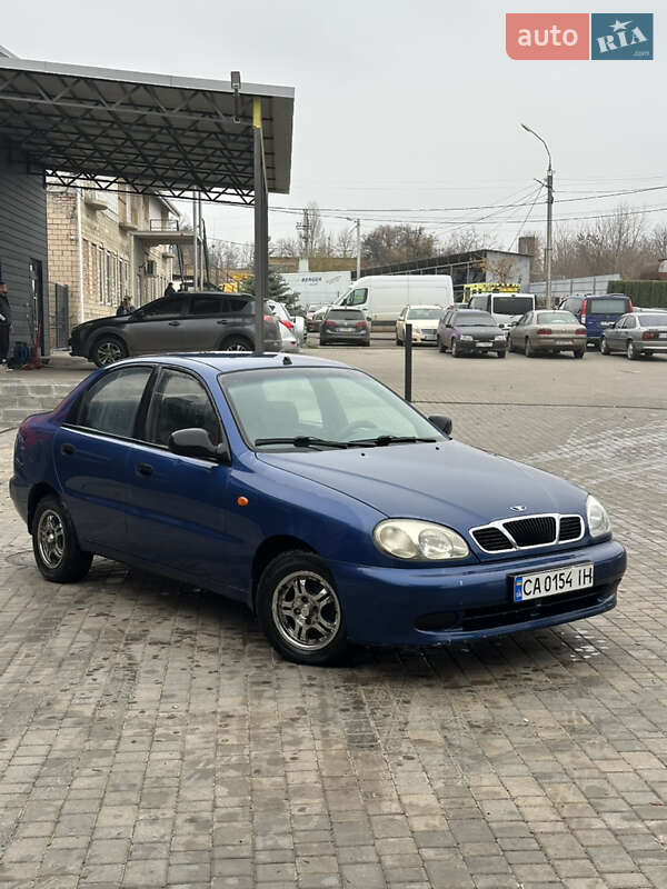 Седан Daewoo Lanos 2010 в Звенигородці