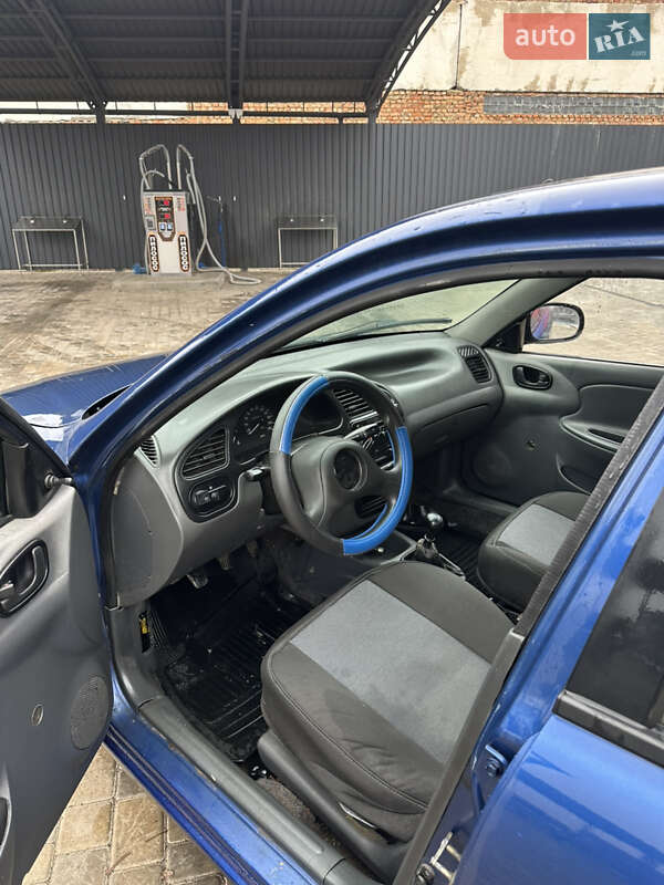 Седан Daewoo Lanos 2010 в Звенигородці