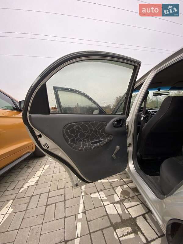 Седан Daewoo Lanos 2004 в Львові