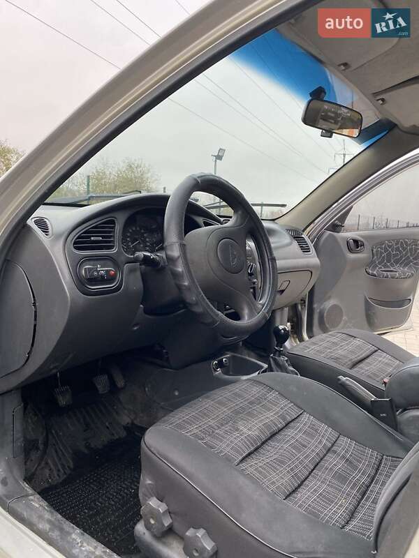 Седан Daewoo Lanos 2004 в Львові