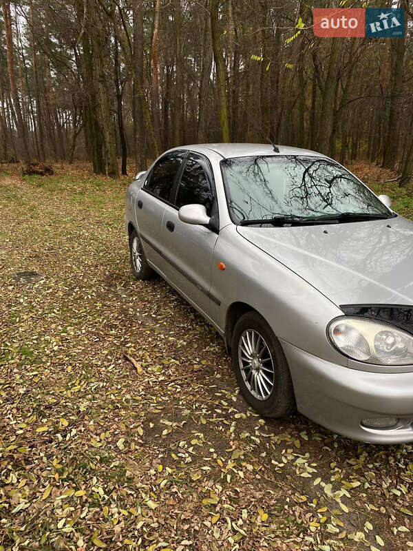 Седан Daewoo Lanos 2008 в Макарові