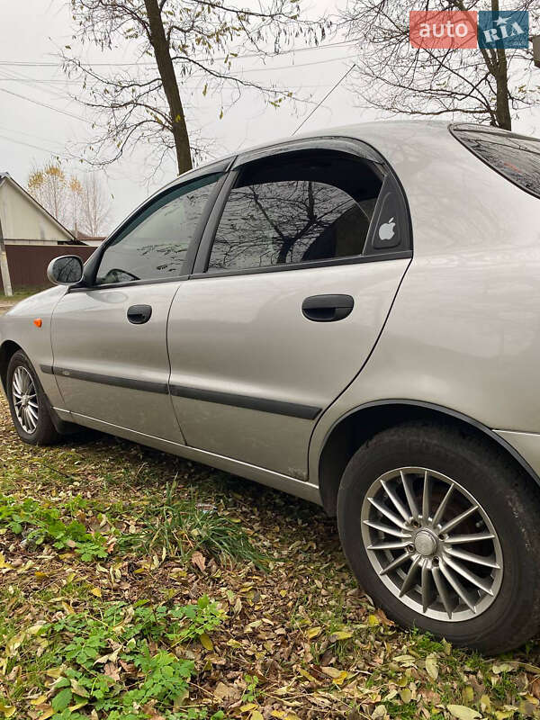 Седан Daewoo Lanos 2008 в Макарові