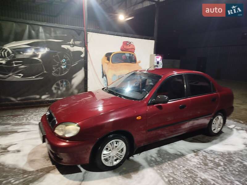 Седан Daewoo Lanos 2004 в Роздільній