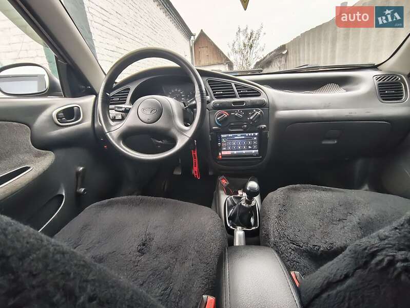 Седан Daewoo Lanos 1998 в Сахновщині