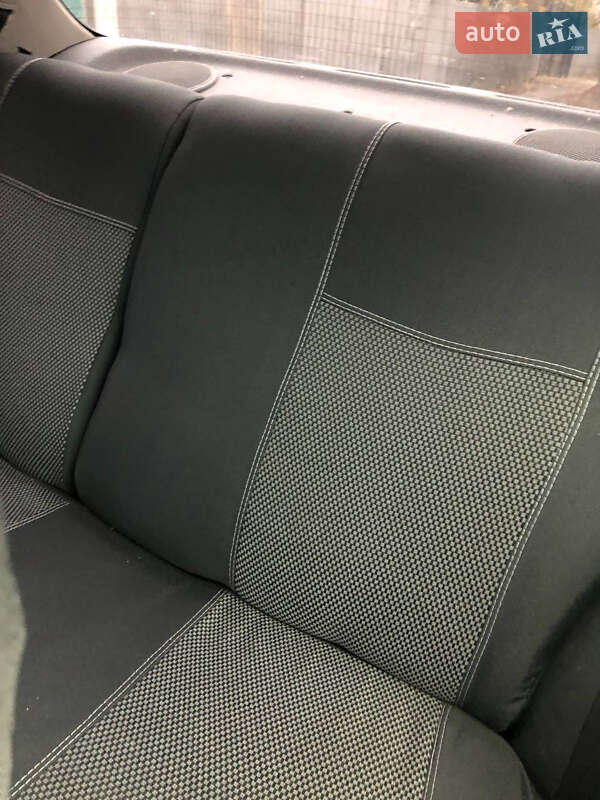 Седан Daewoo Lanos 2004 в Харькове