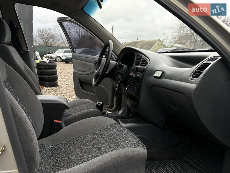 Седан Daewoo Lanos 2009 в Харкові