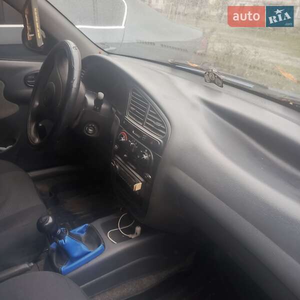 Седан Daewoo Lanos 2006 в Сумах