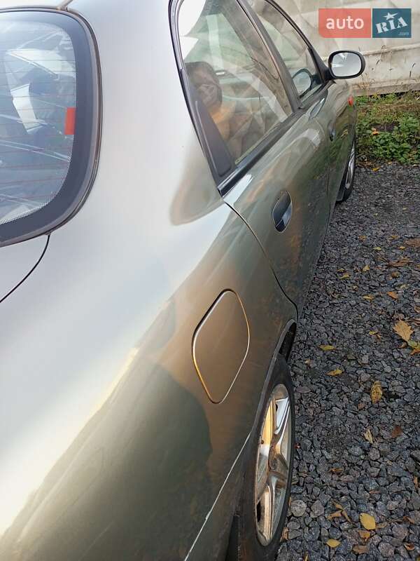 Седан Daewoo Lanos 2005 в Малині