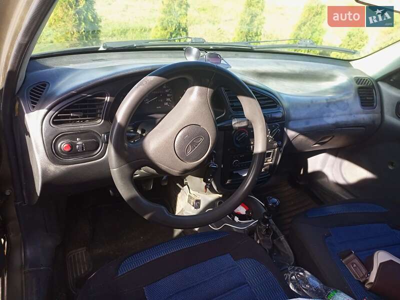 Седан Daewoo Lanos 2005 в Малині