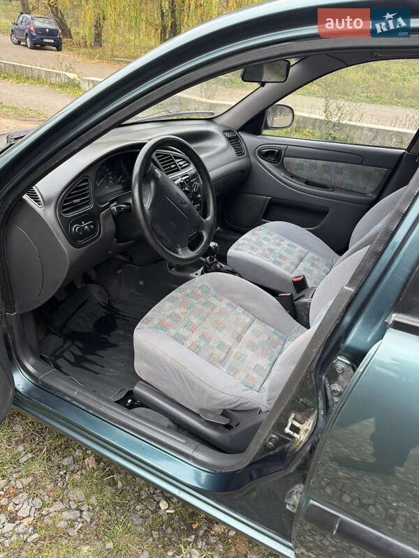 Седан Daewoo Lanos 2004 в Виннице