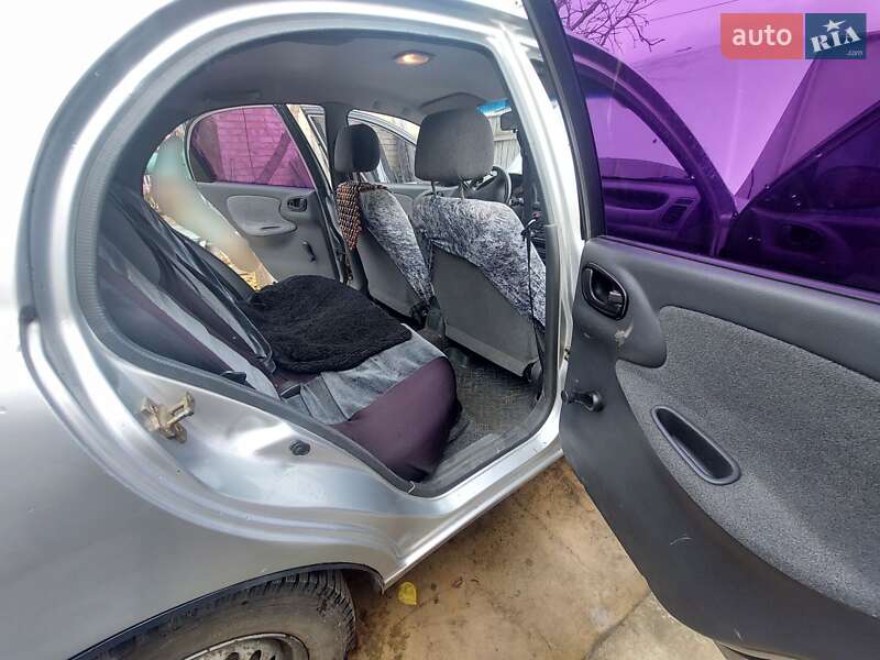 Седан Daewoo Lanos 2004 в Киеве фото 10 Седан Daewoo Lanos 2004 в Киеве